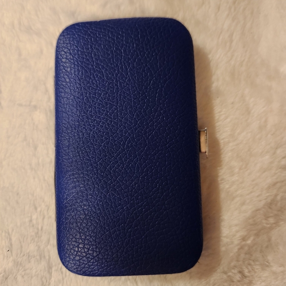 Manicure Tool Set In Case - Picture 5 of 5